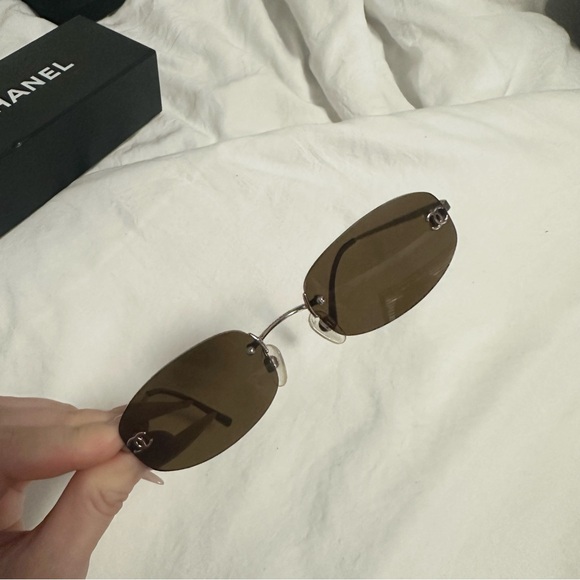 VTG CHANEL RIMLESS SUNGLASSES - Picture 4 of 6